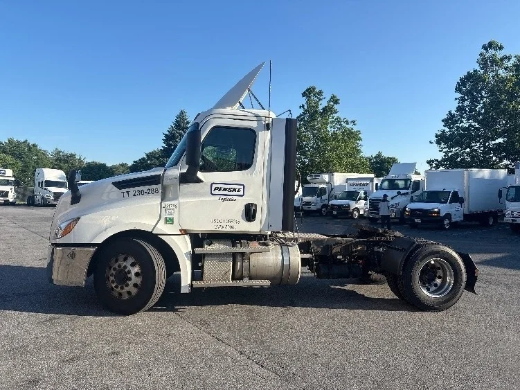 2019 Freightliner Cascadia in Montgomery, NY — photo 4