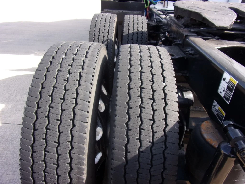 2023 Peterbilt 579 - image 7