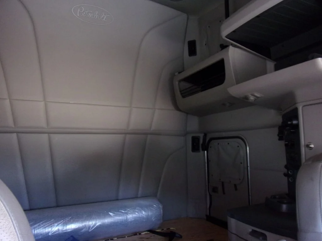 2023 Peterbilt 579 - image 16