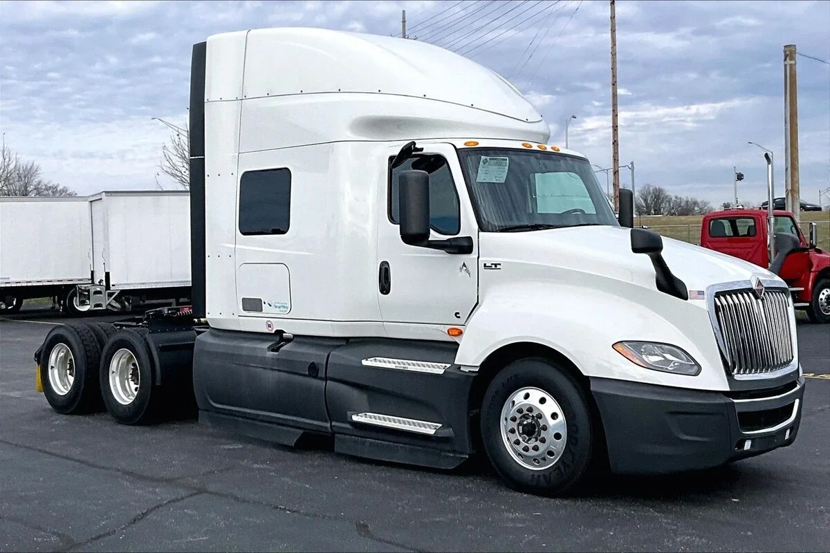 2023 International LT in Louisville, KY