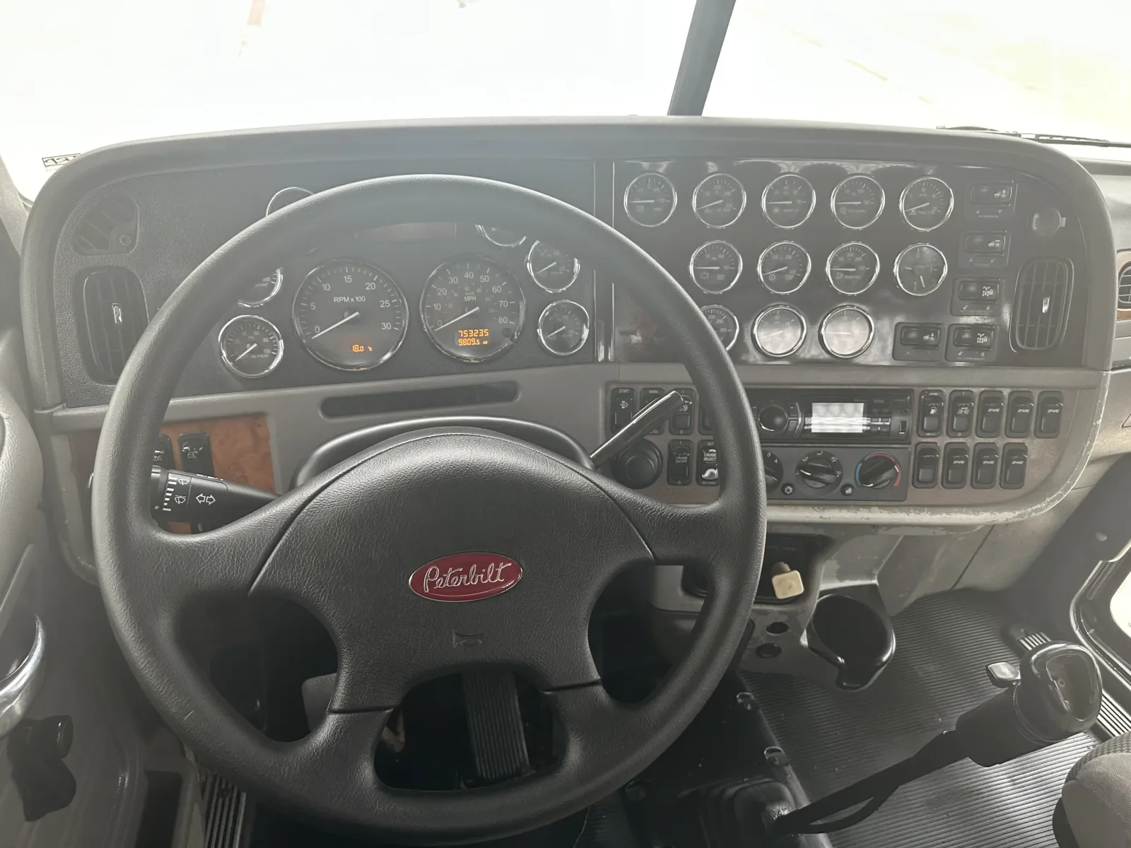 2008 Peterbilt 388 in Hutchins, TX — photo 16
