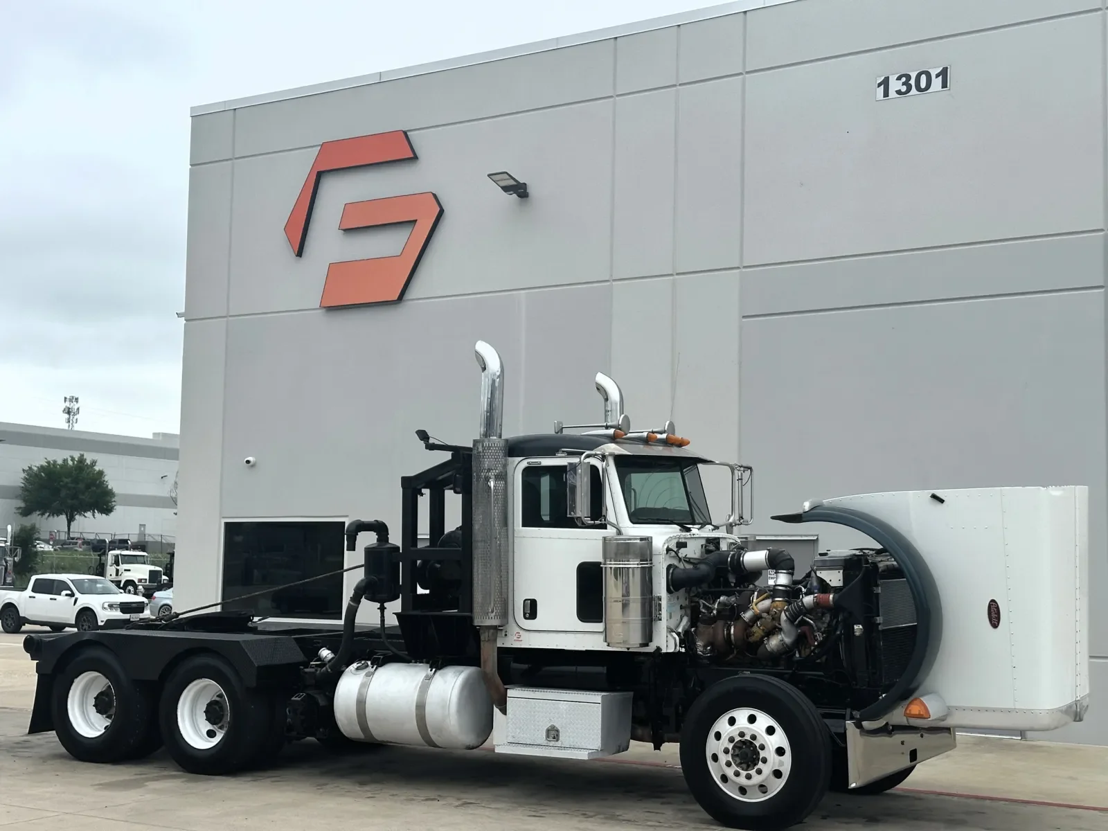 2008 Peterbilt 388 in Hutchins, TX — photo 9