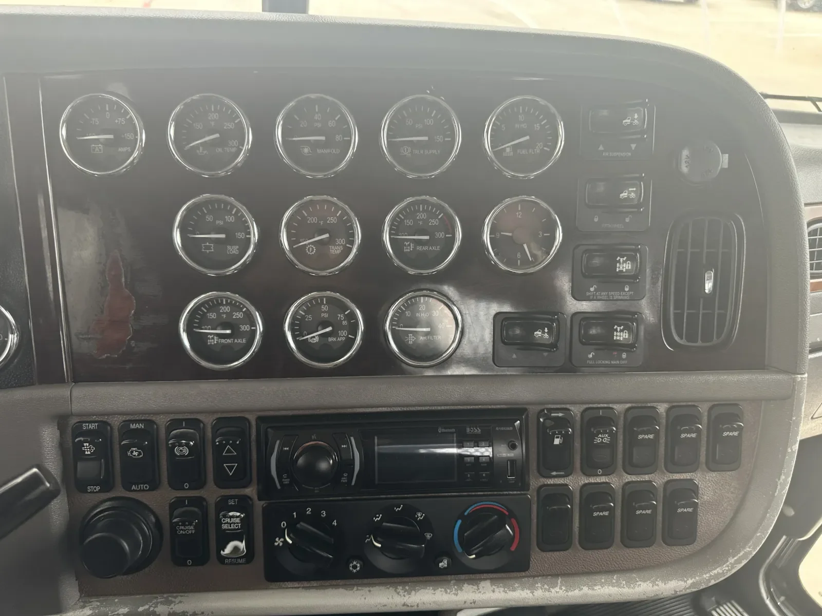 2008 Peterbilt 388 in Hutchins, TX — photo 18