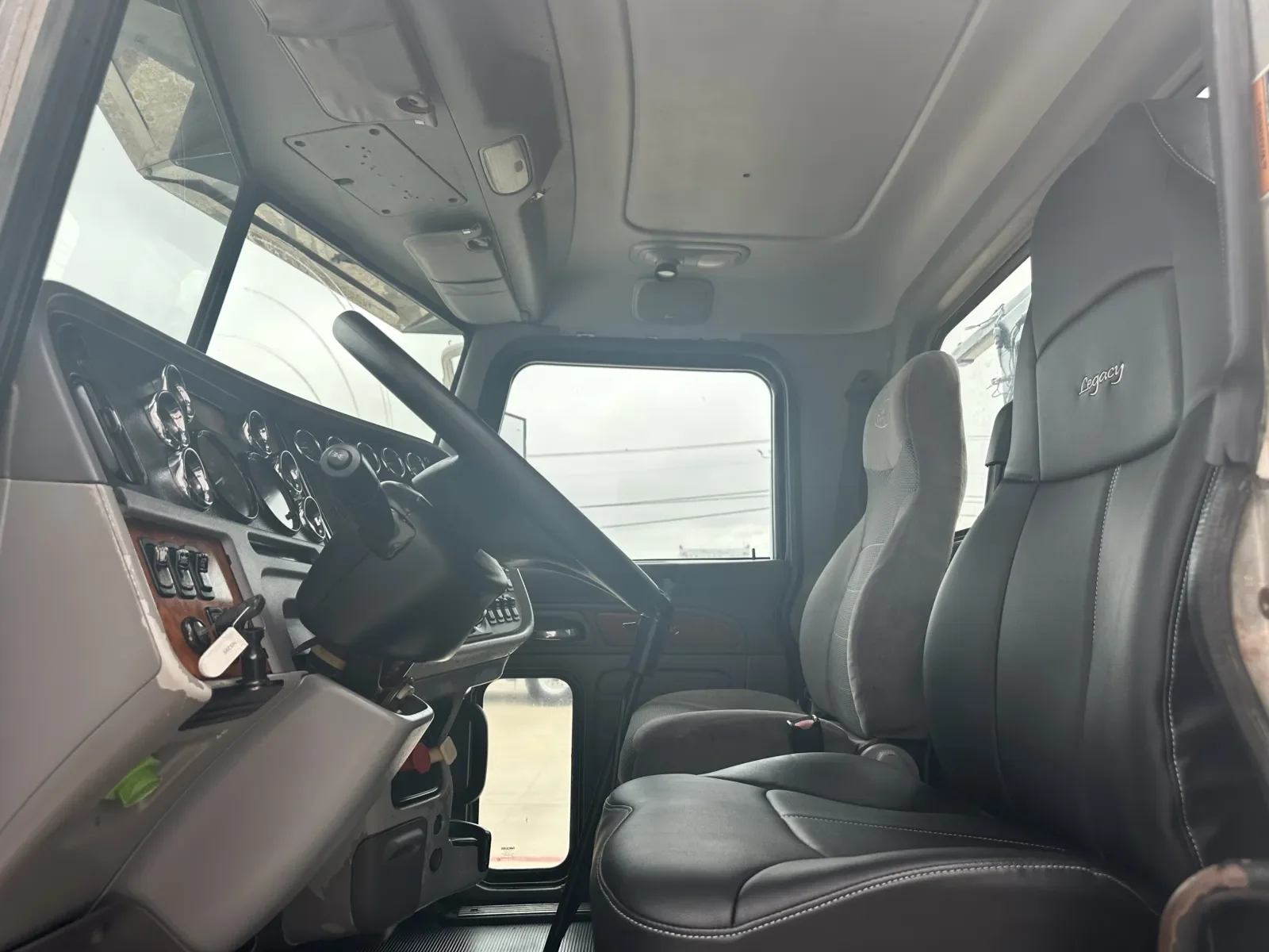 2008 Peterbilt 388 in Hutchins, TX — photo 14