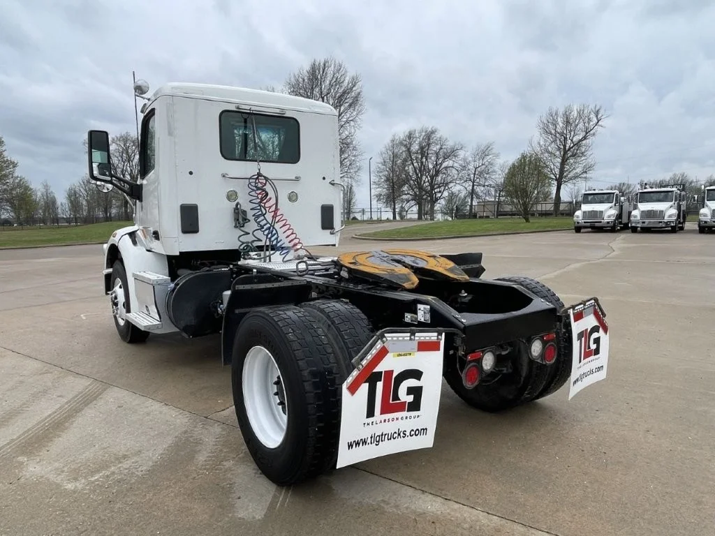 2020 Peterbilt 567 - image 3