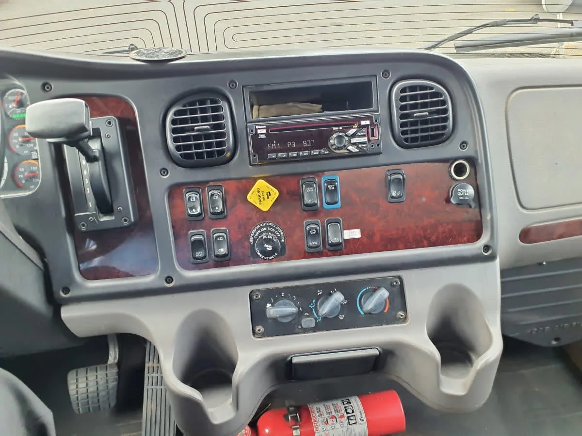 2019 Freightliner M2 106 in Springfield, MA — photo 7