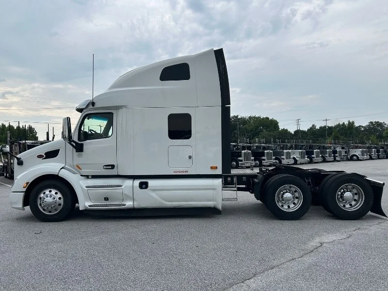2022 Peterbilt 579 in Knoxville, TN — photo 10