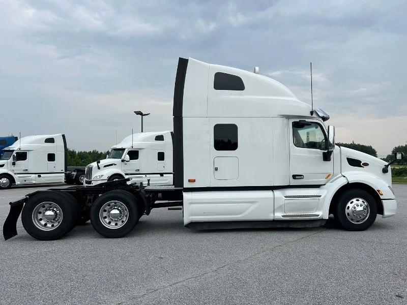 2022 Peterbilt 579 in Knoxville, TN — photo 11