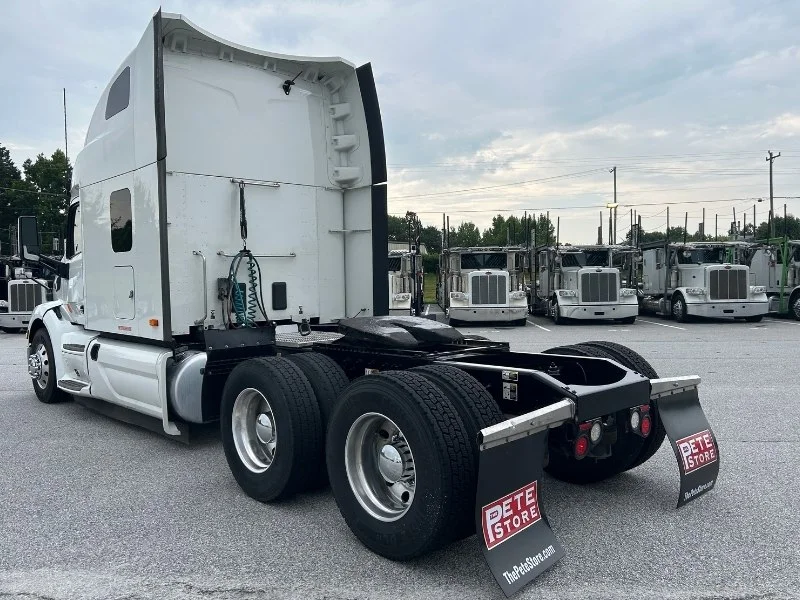 2022 Peterbilt 579 in Knoxville, TN — photo 15