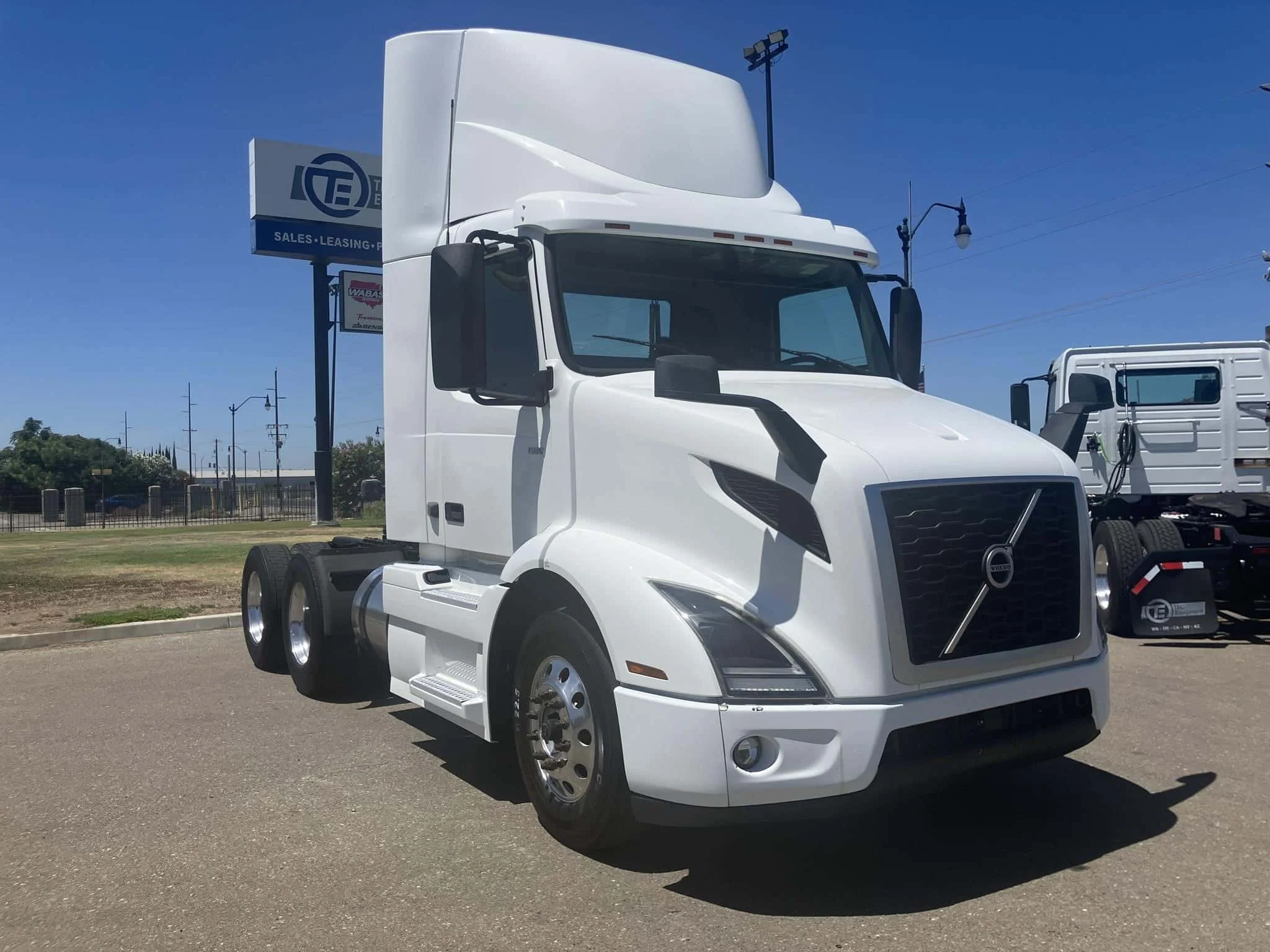 2020 Volvo VNR 640