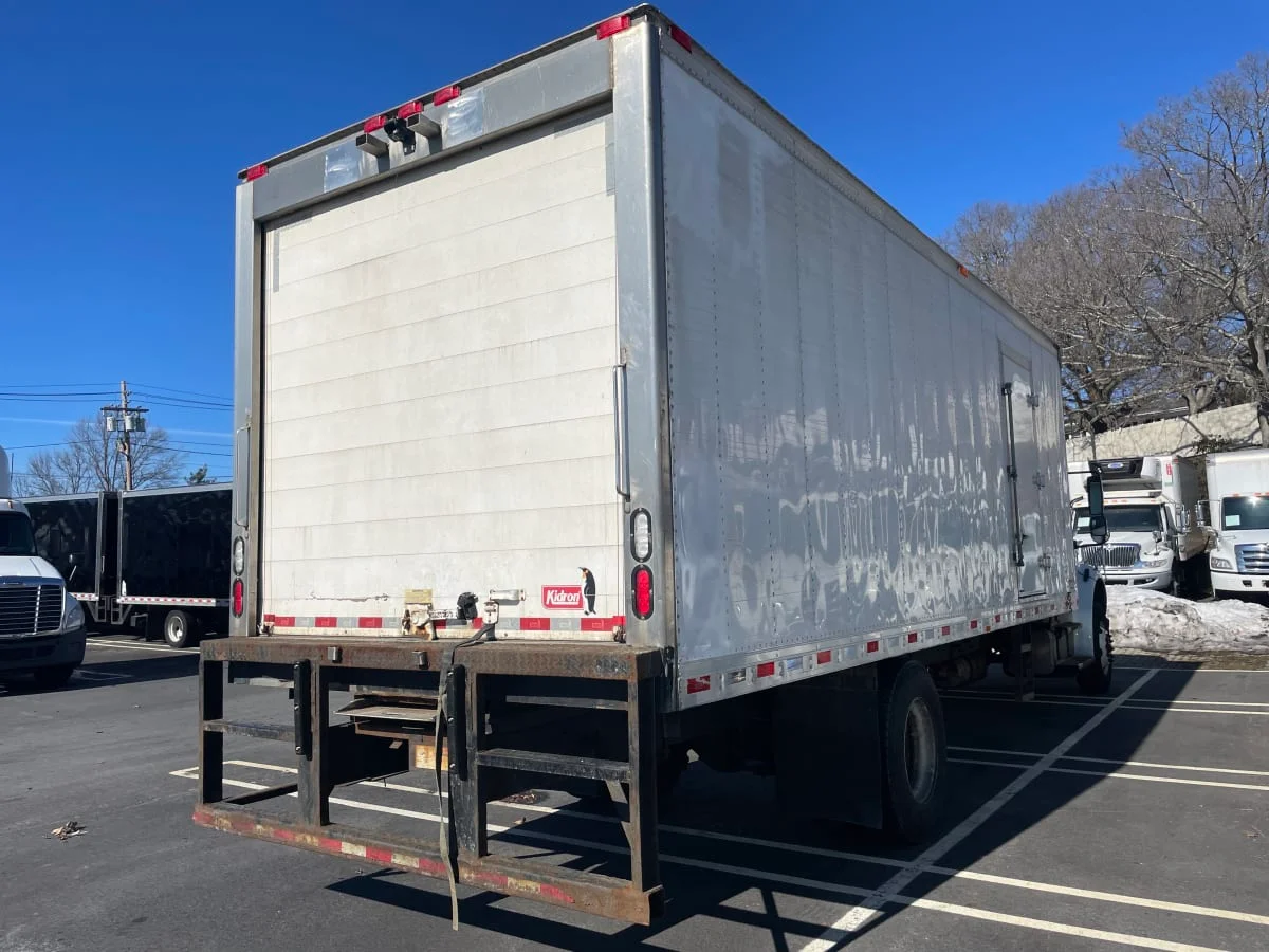 2020 Freightliner M2 106 - image 4