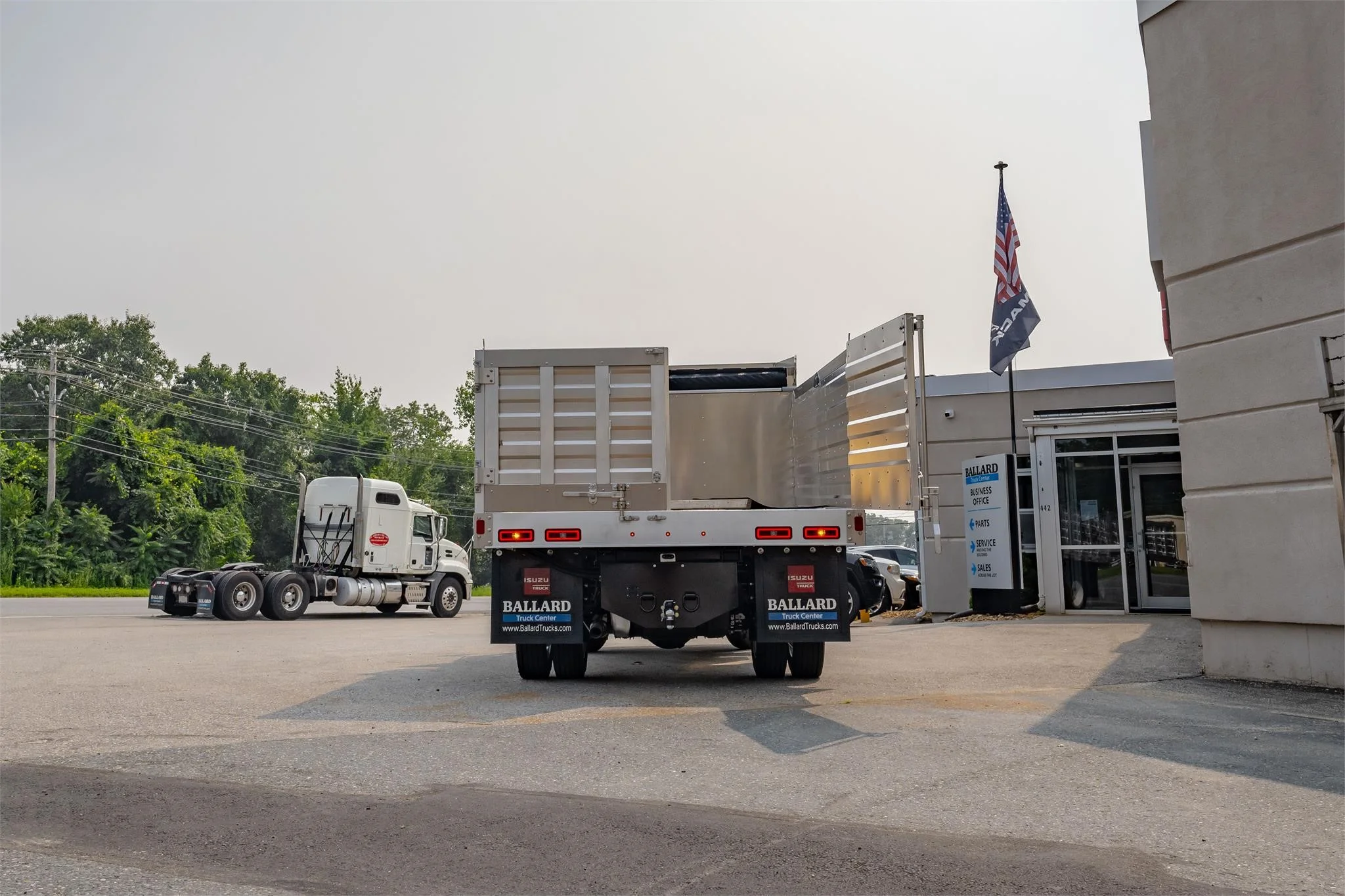 2024 Isuzu NPR in Worcester, MA — photo 4