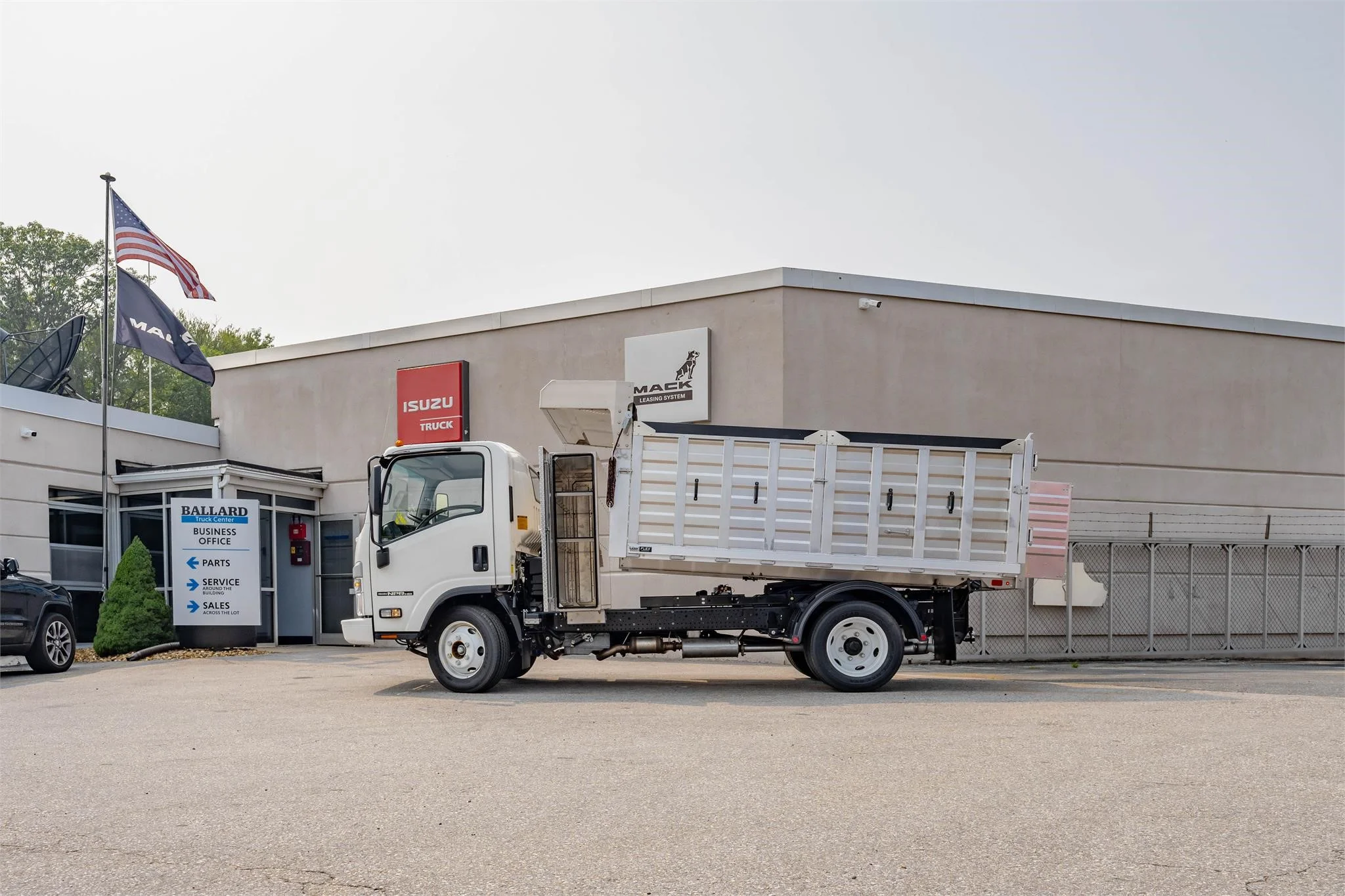 2024 Isuzu NPR in Worcester, MA — photo 2