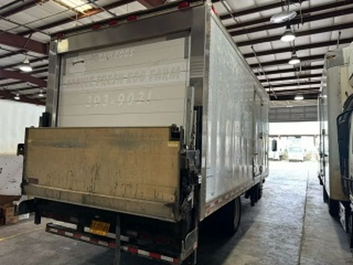 2017 Isuzu NQR - image 4