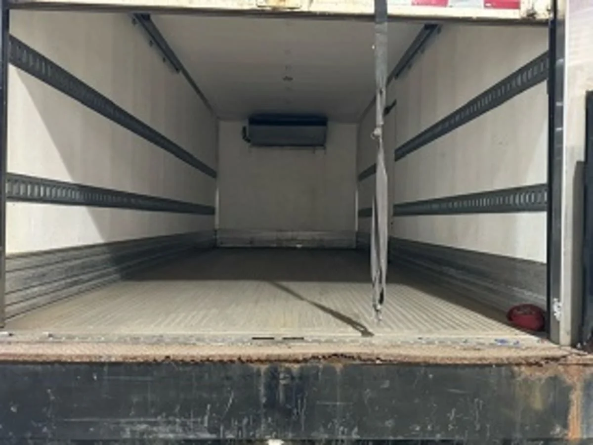 2017 Isuzu NQR - image 9