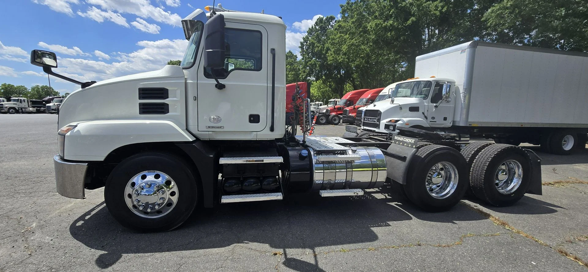 2020 Mack Anthem - image 6