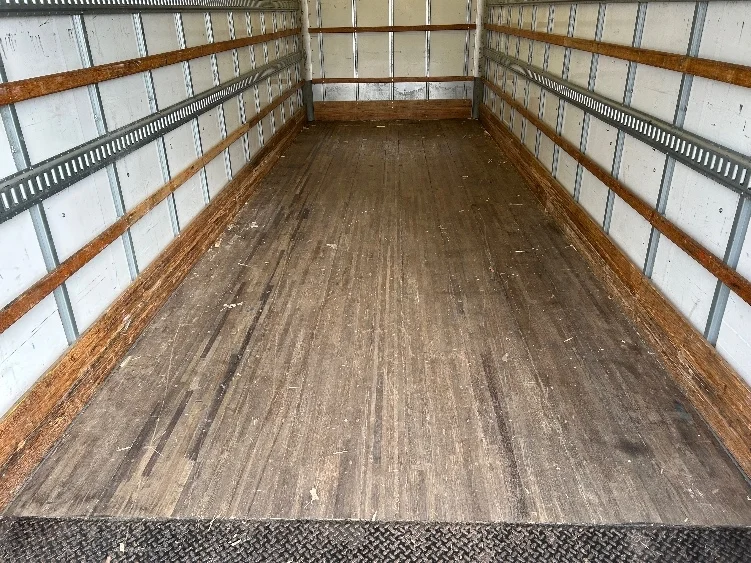 2020 Freightliner M2 106 - image 10