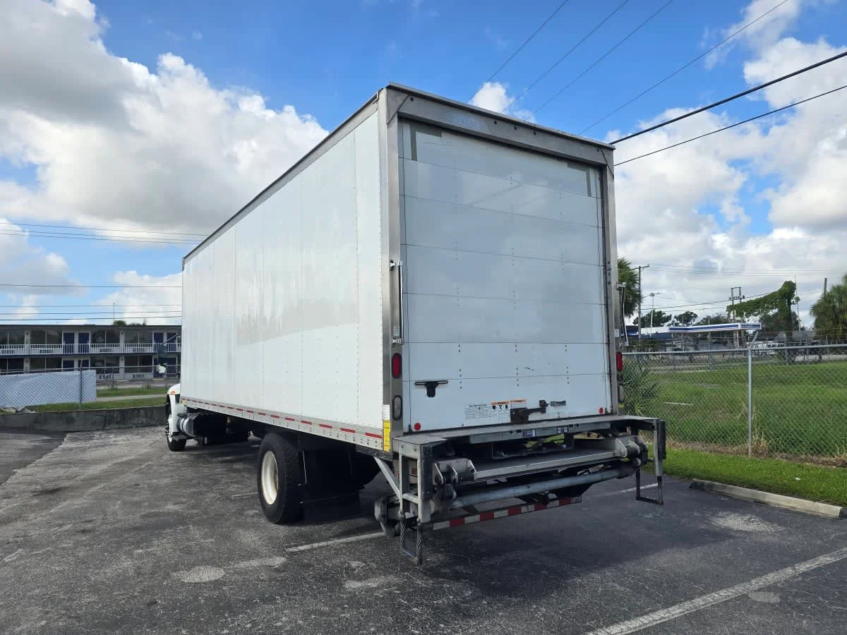 2019 International MV in Tampa, FL — photo 4