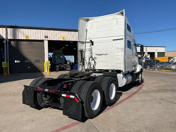 2023 Volvo VNL 760 - image 7