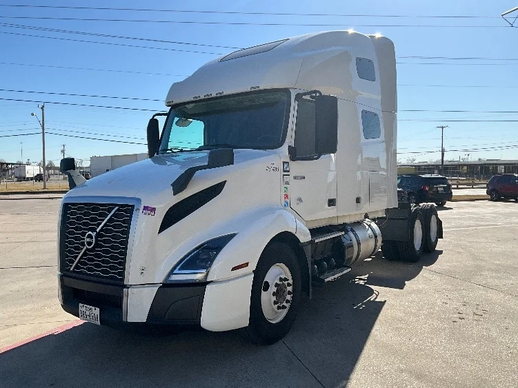 2023 Volvo VNL 760 - image 3