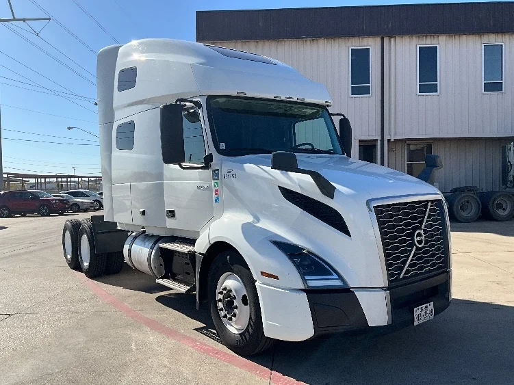 2023 Volvo VNL 760 in Dallas, TX