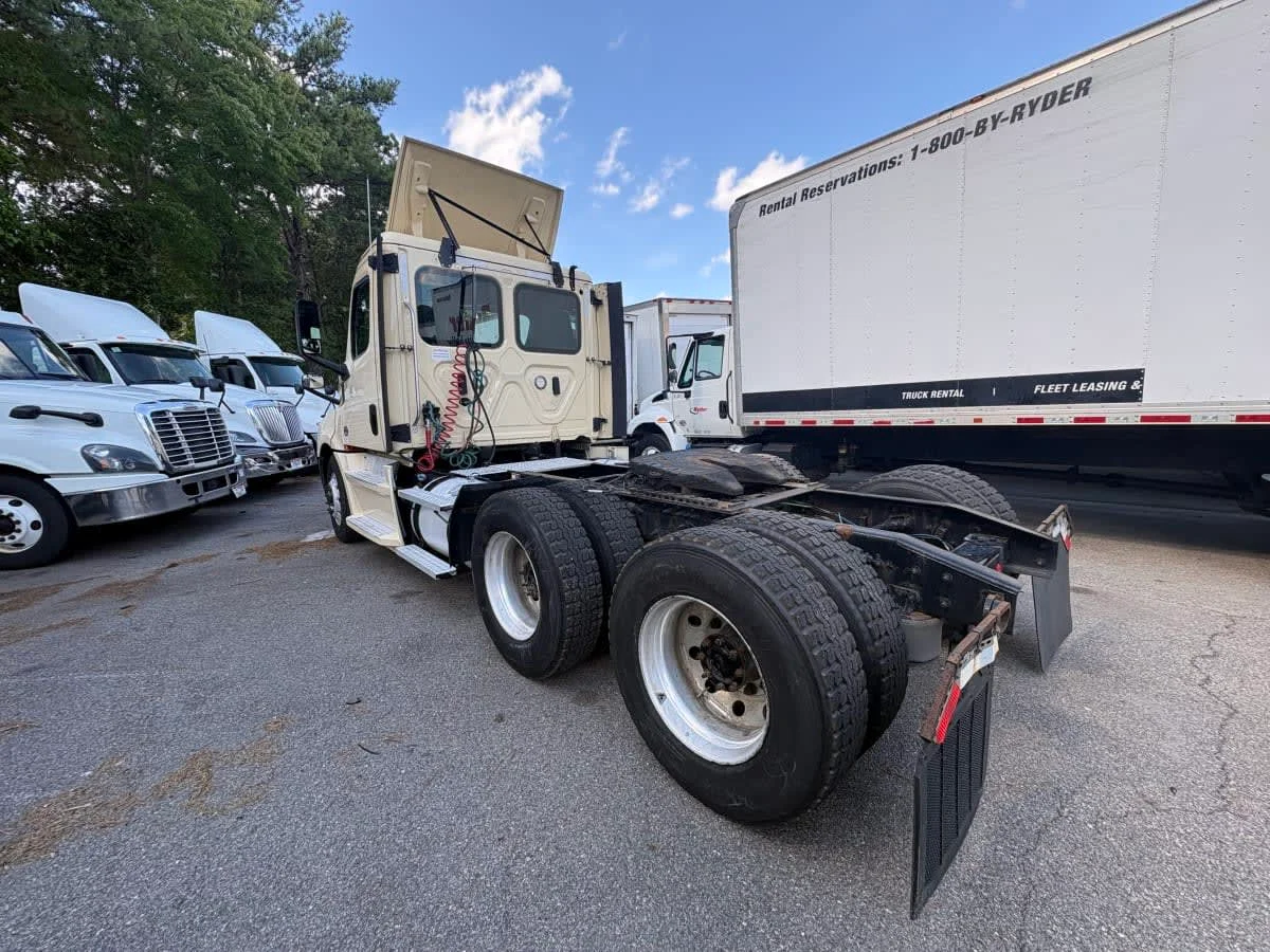 2019 Freightliner Cascadia in Ashland, VA — photo 6