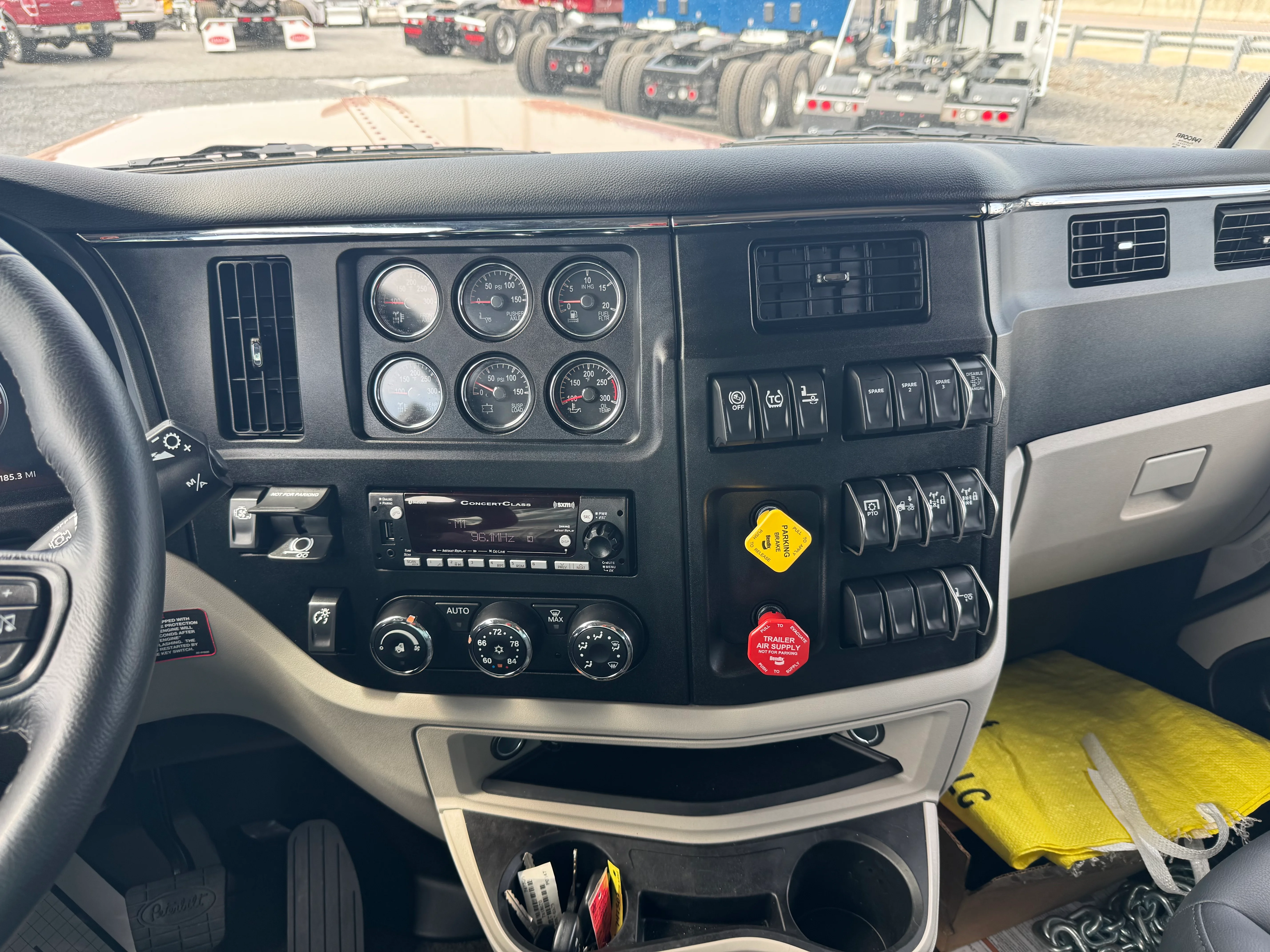 2025 Peterbilt 589 - image 20