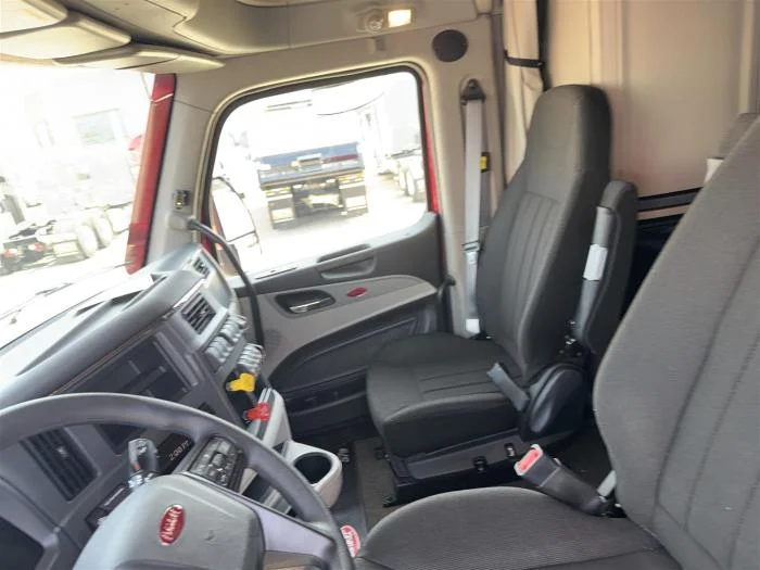 2026 Peterbilt 579 — photo 18
