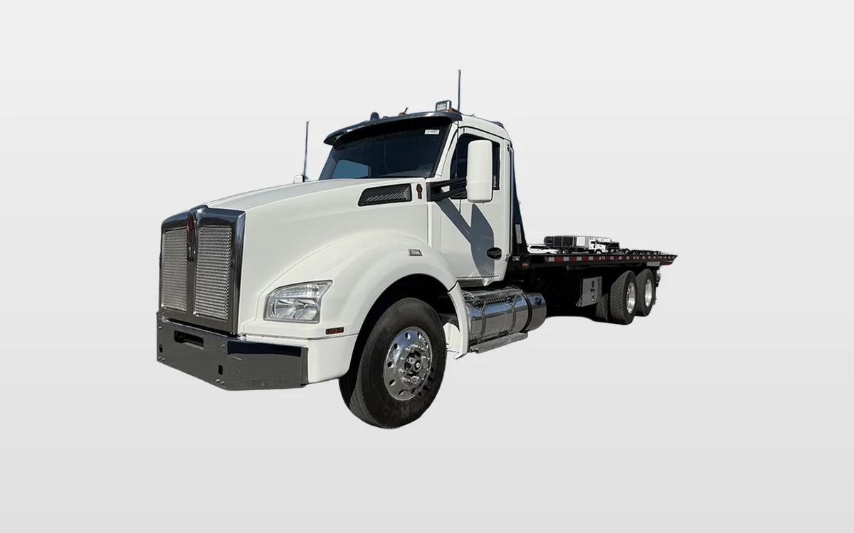 2017 Kenworth T880 - image 1