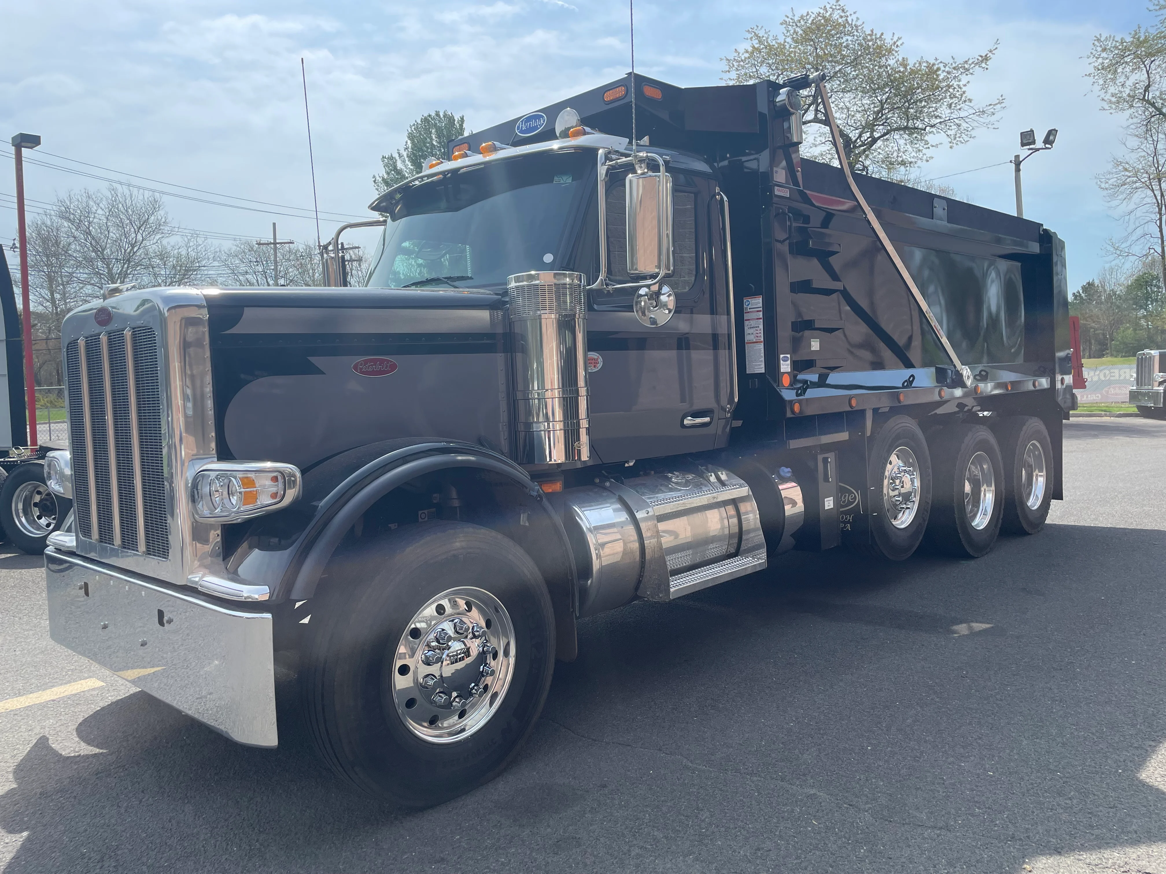 2027 Peterbilt 589 in CLARKSBURG, WV