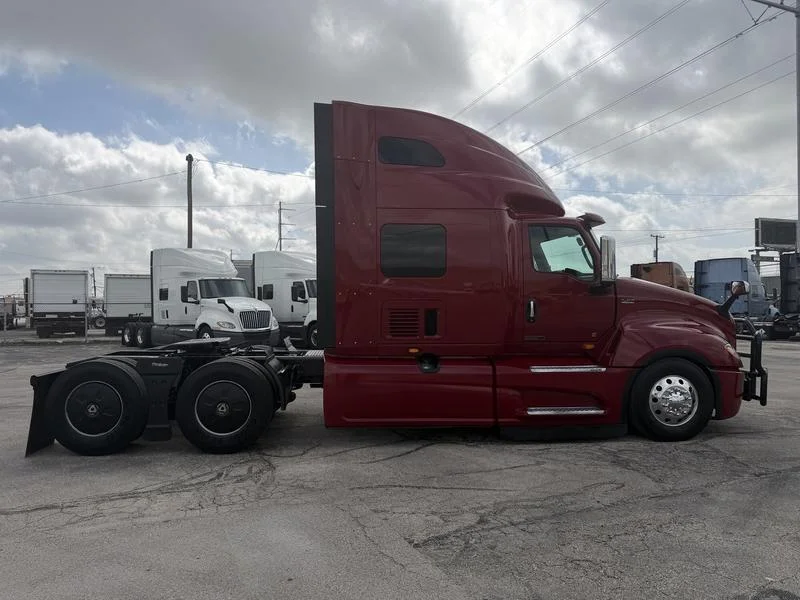 2024 International LT - image 2