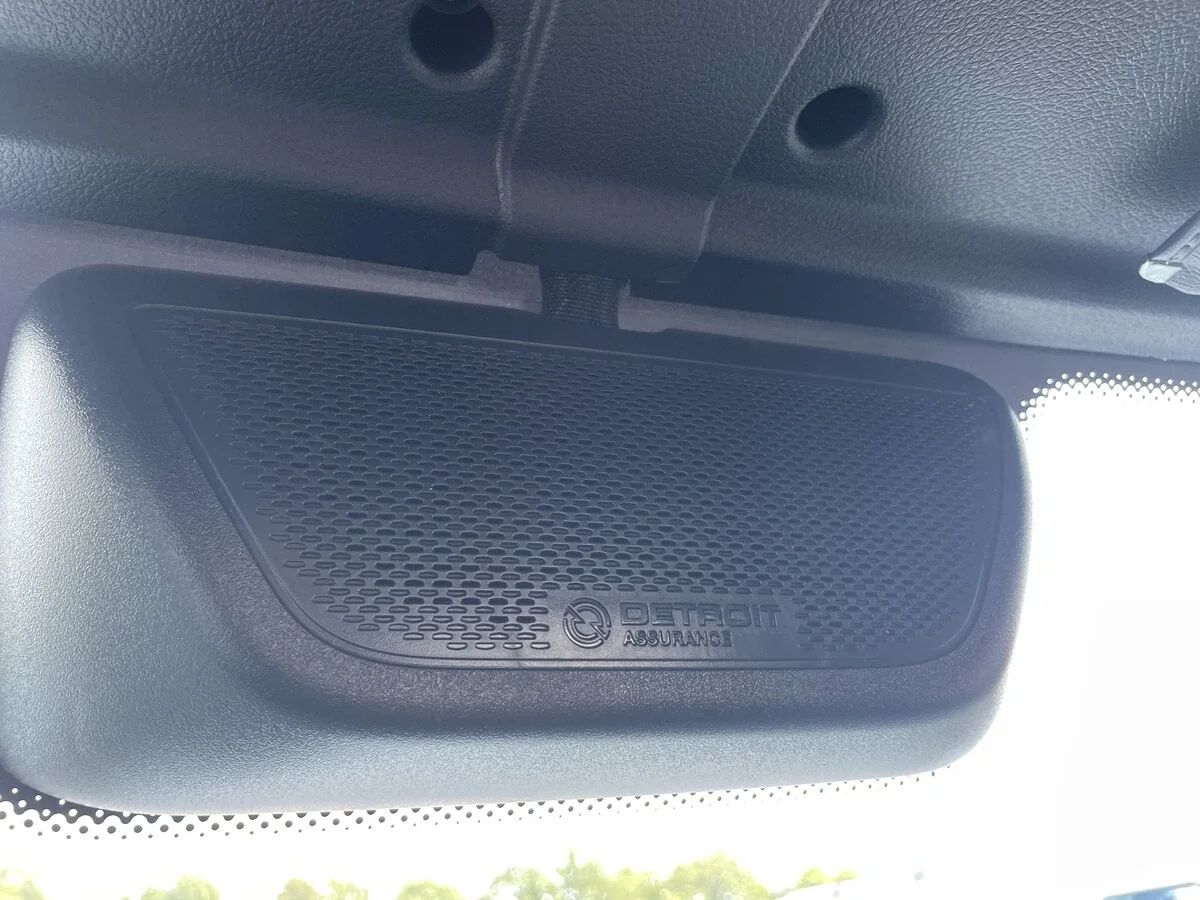 2027 Freightliner Cascadia — photo 30