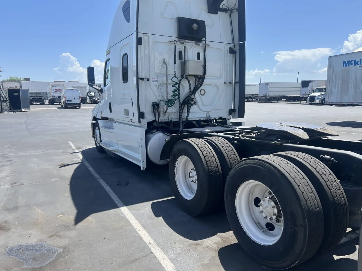 2020 Freightliner Cascadia in North Las Vegas, NV — photo 6