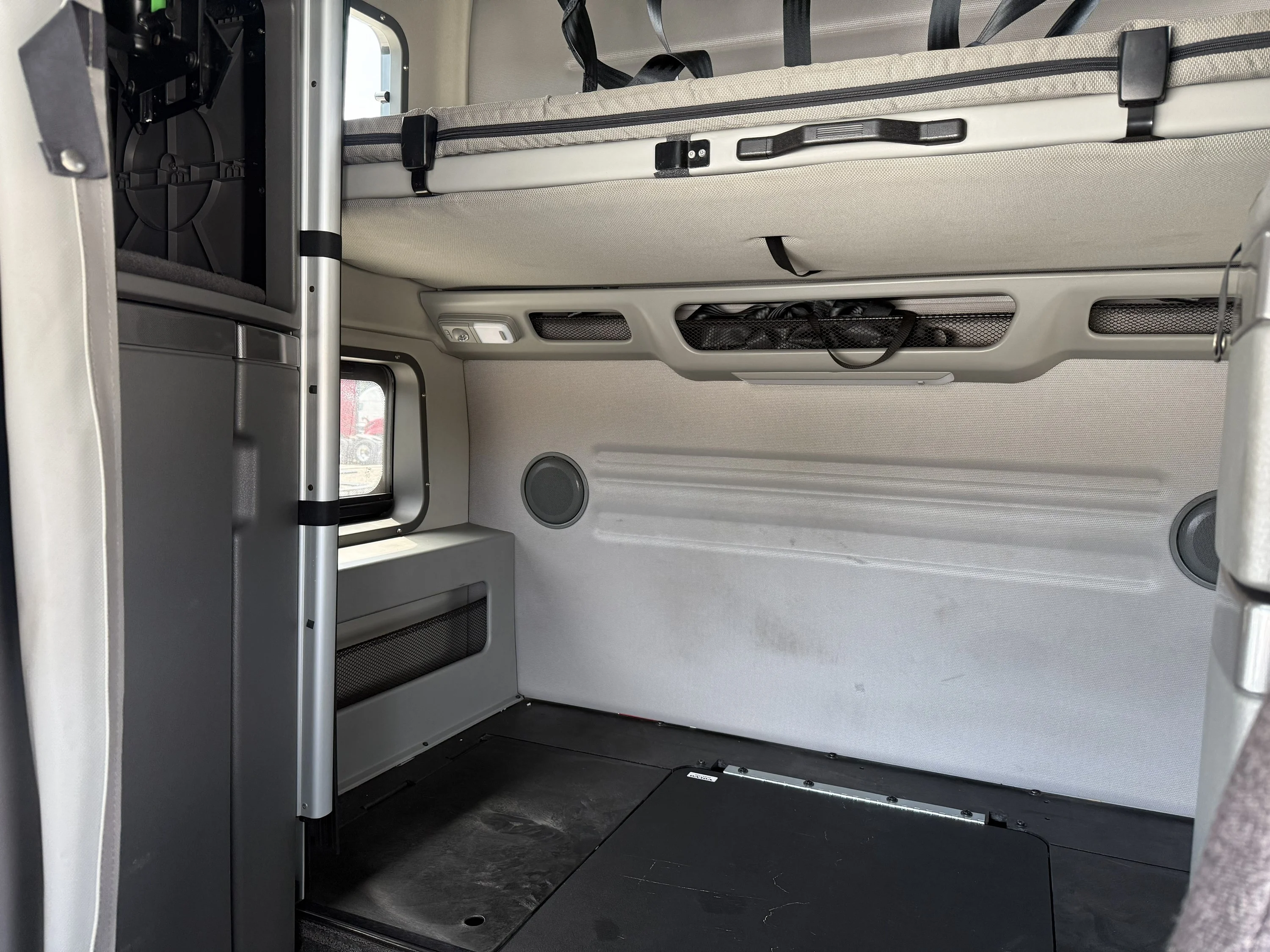 2023 Volvo VNL 860 in Tolleson, AZ — photo 8