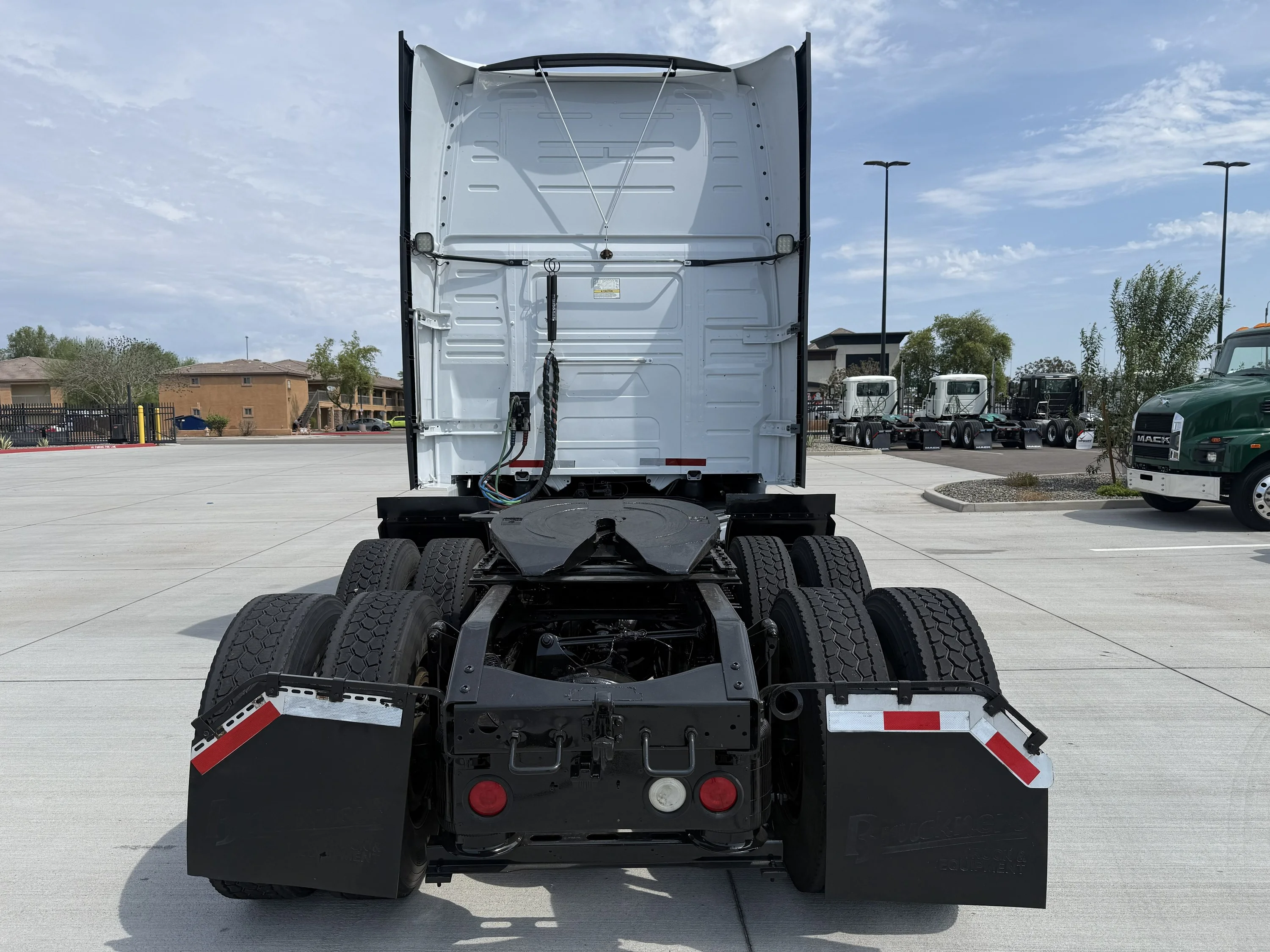 2023 Volvo VNL 860 in Tolleson, AZ — photo 6