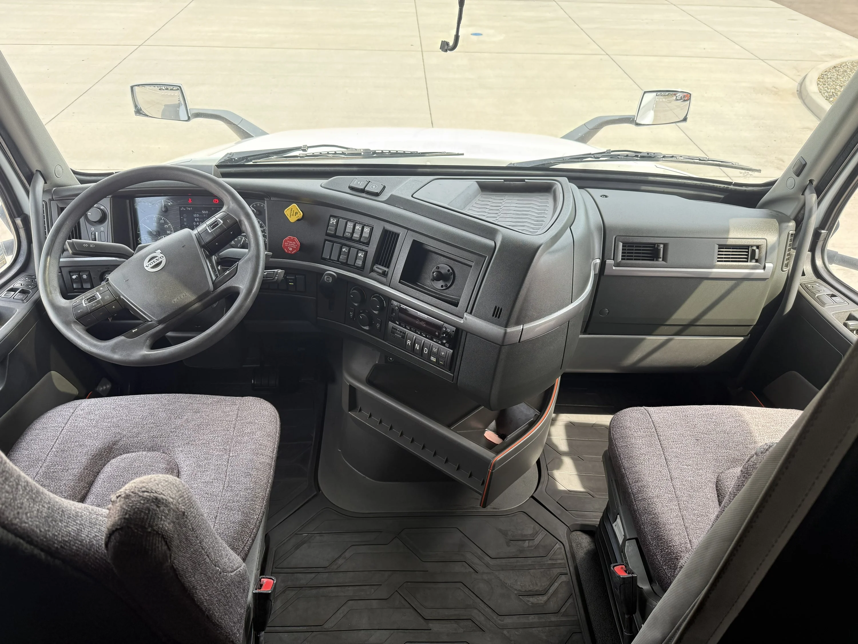 2023 Volvo VNL 860 in Tolleson, AZ — photo 7