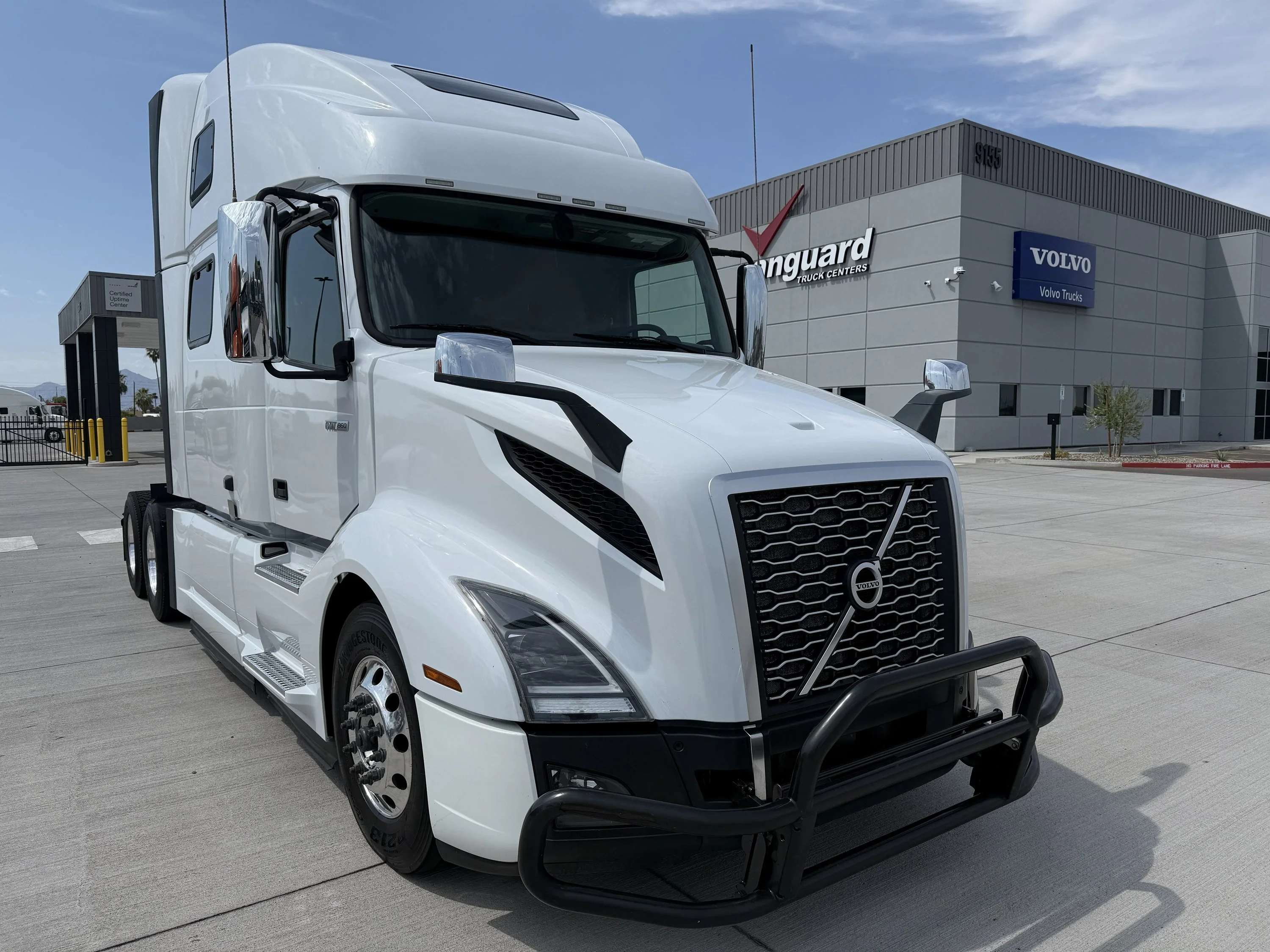 2023 Volvo VNL 860