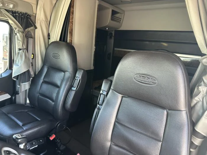 2025 Peterbilt 589 — photo 11