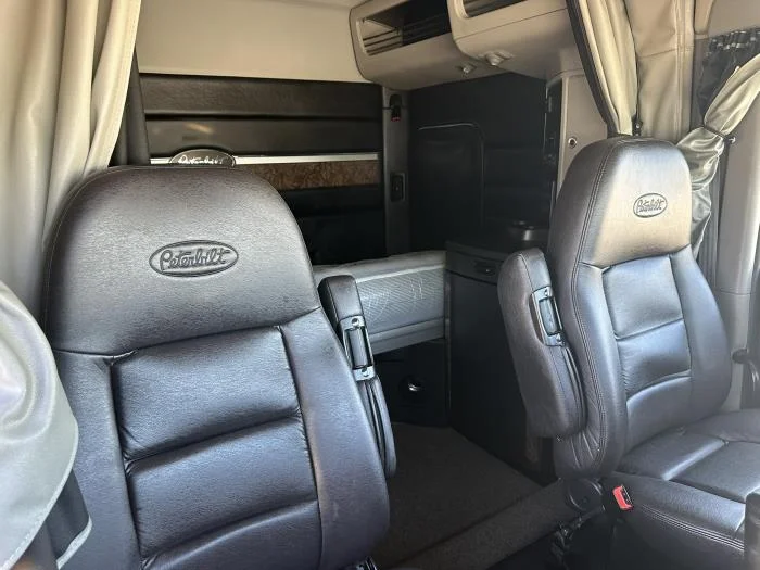 2025 Peterbilt 589 — photo 12