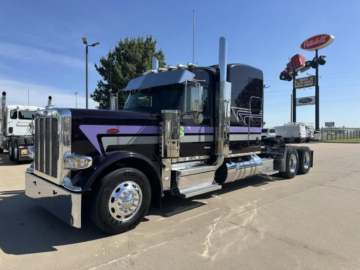 2025 Peterbilt 589 — photo 2