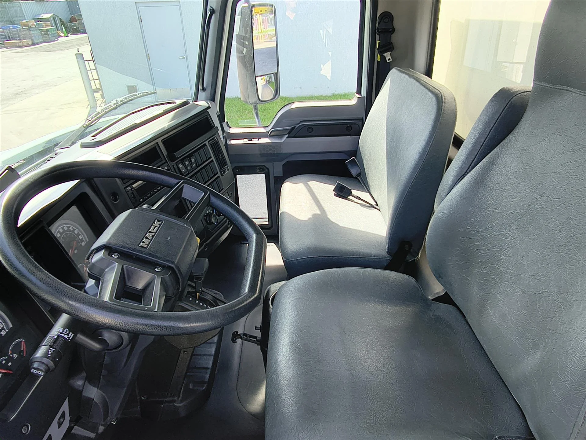 2022 Mack MD in Orlando, FL — photo 9