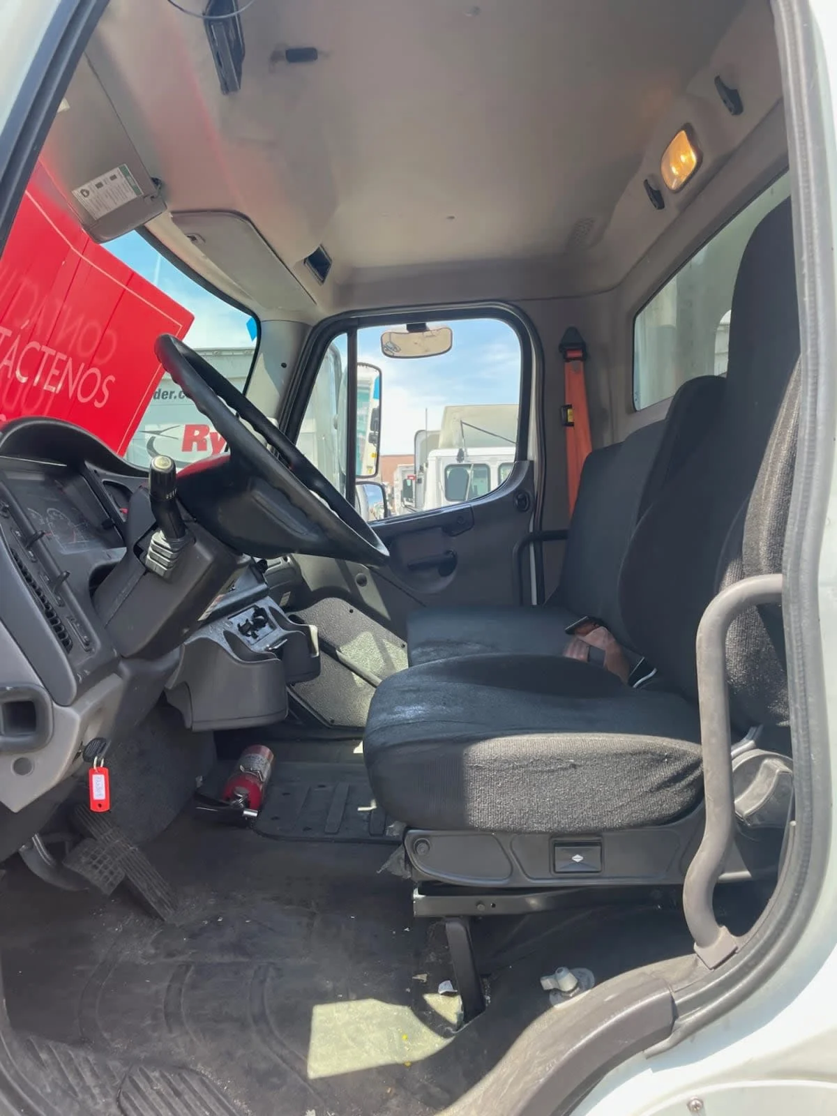 2018 Freightliner M2 106 - image 8