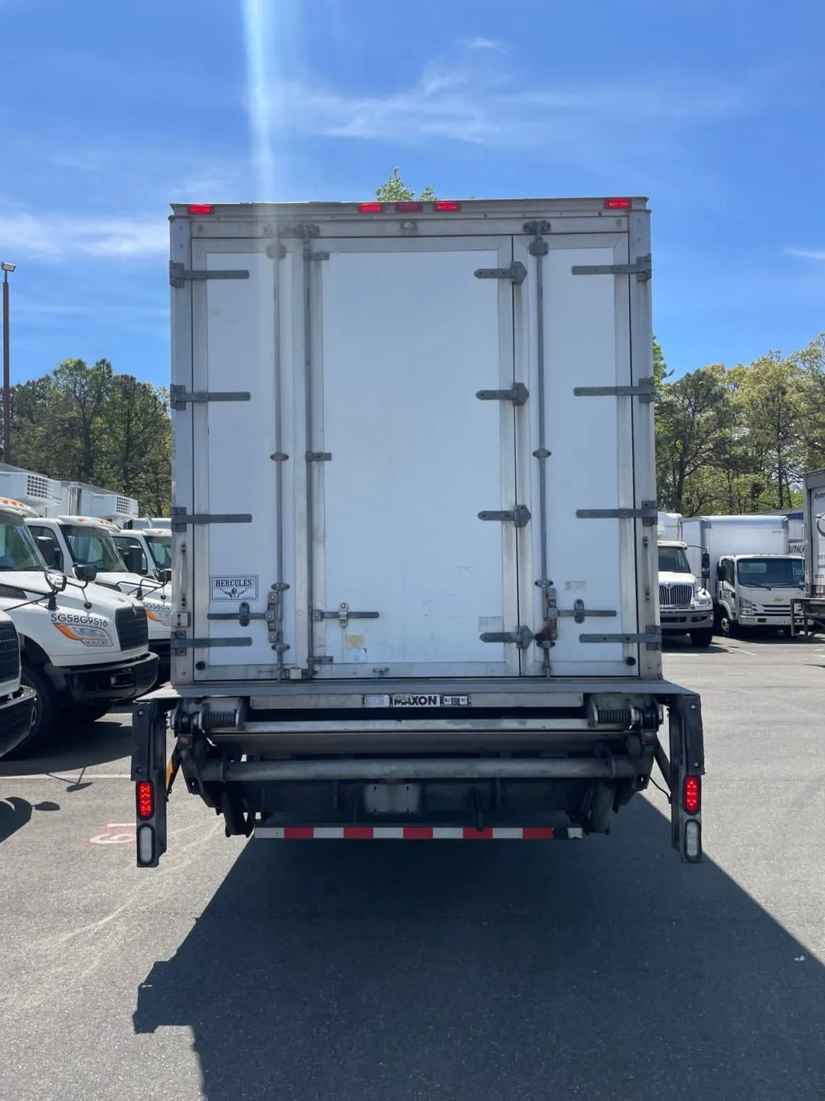 2018 Freightliner M2 106 - image 5