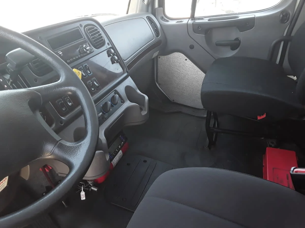 2019 Freightliner M2 106 in Montebello, CA — photo 8