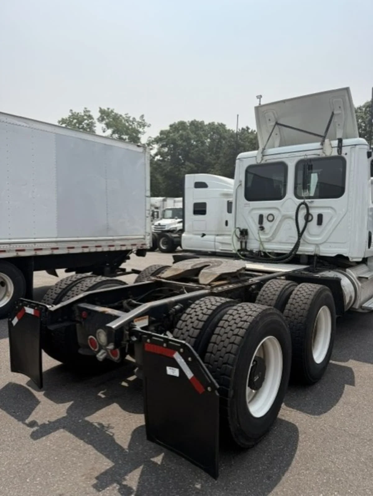 2019 Freightliner Cascadia in Farmingdale, NY — photo 4