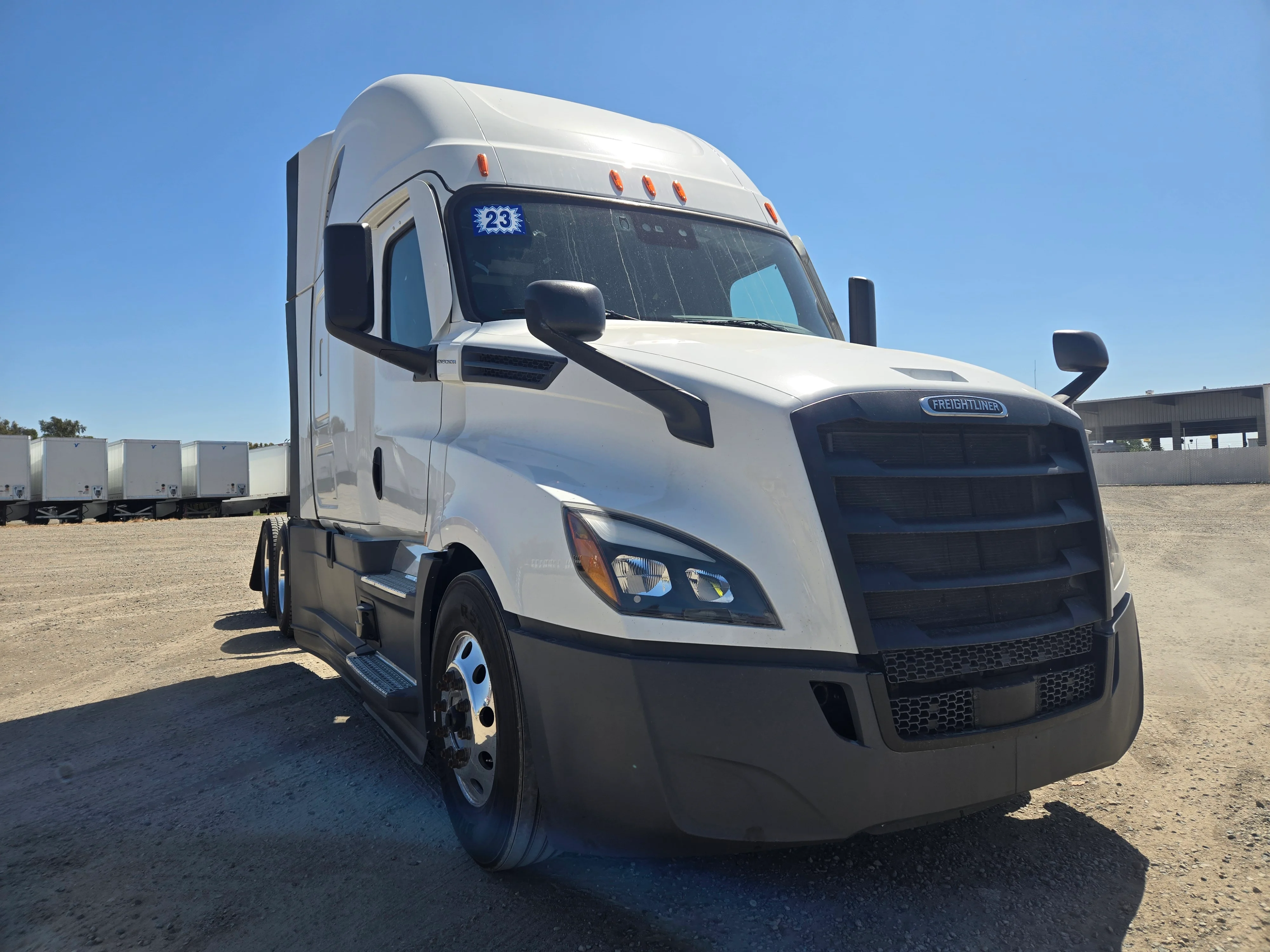 2023 Freightliner Cascadia in Fresno, CA — photo 3