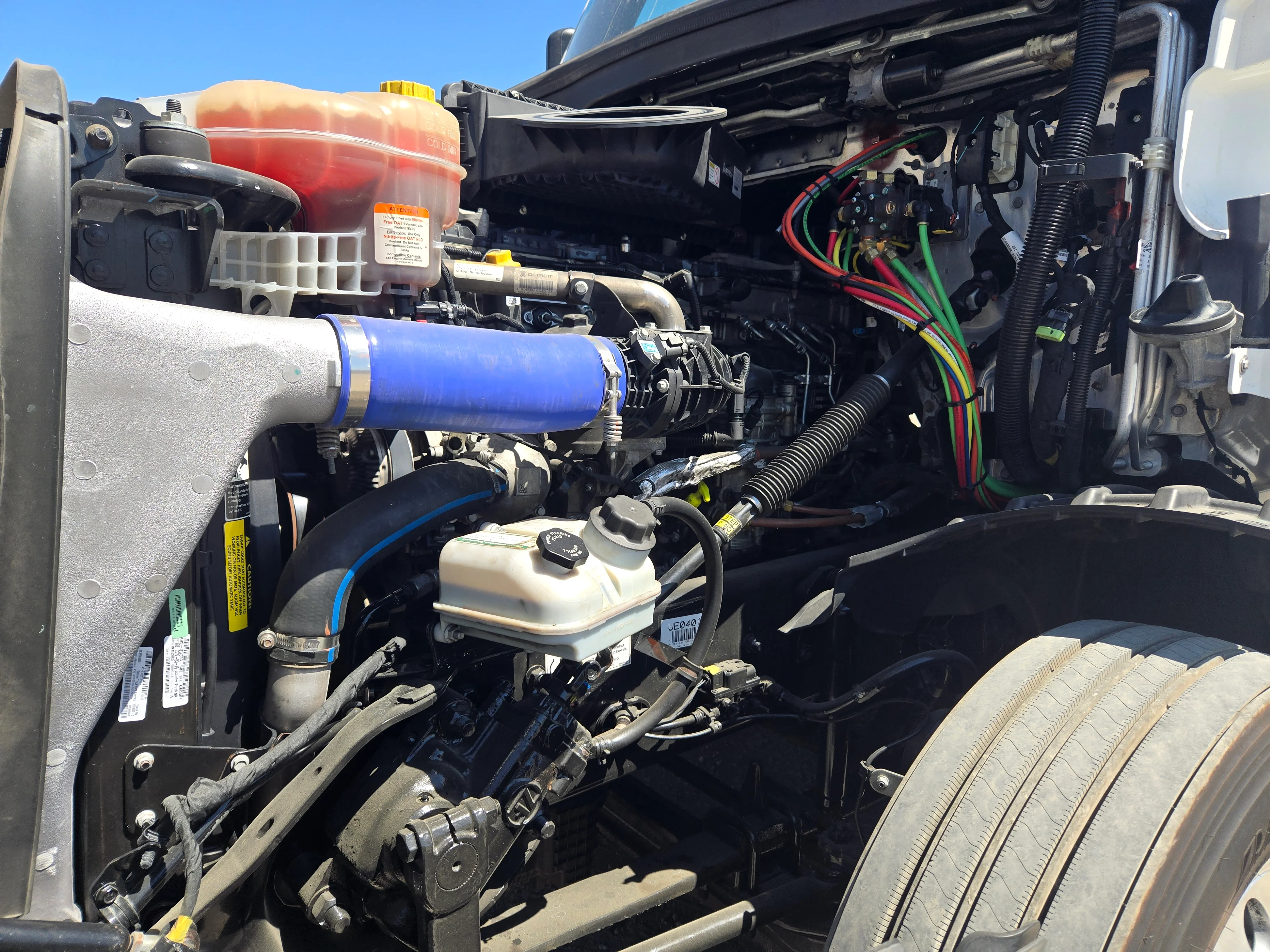 2023 Freightliner Cascadia in Fresno, CA — photo 15