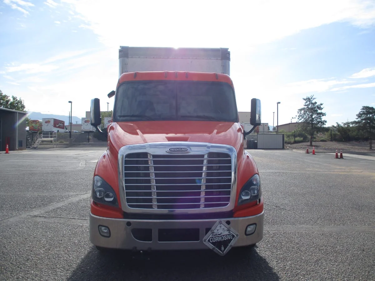 2018 Freightliner Cascadia - image 2
