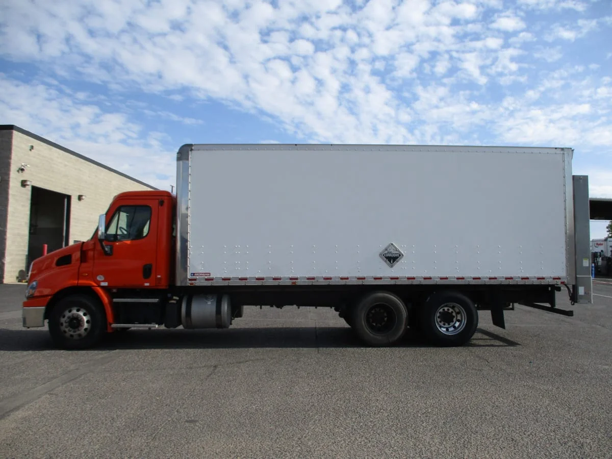 2018 Freightliner Cascadia - image 18
