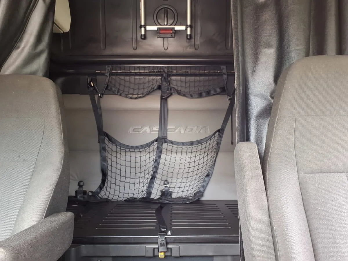 2021 Freightliner Cascadia - image 8